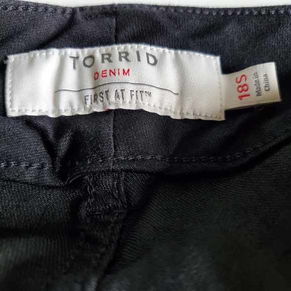 Torrid Black Jegging Skinny Jeans High Waisted Rise NEW - Picture 8 of 11